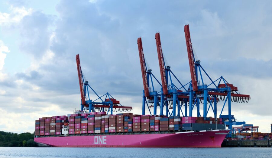 portacontenedores compras asia